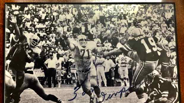 New Orleans Saints Tom Dempsey makes 63 yard FG